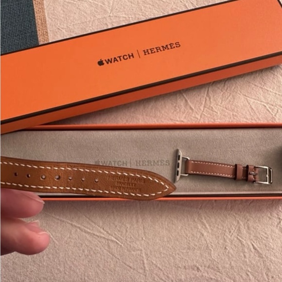Hermes 41mm tan leather Apple Watch strap - Picture 1 of 3